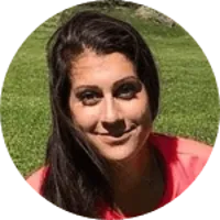 Sara Viforr Hundtränare och yrkesutbildare - Passout Hundträning